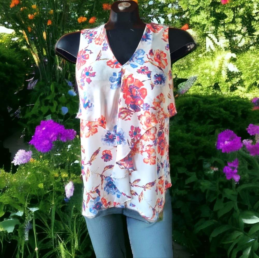 Violet + Claire Front Ruffle Floral Blouse